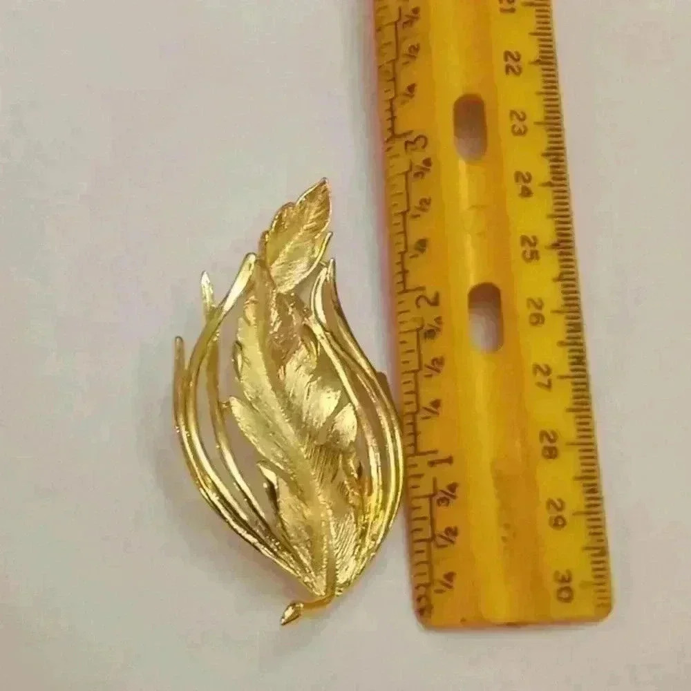 Beautiful‎ Fall Leaf 🍂 Pin - Picture 3 of 4